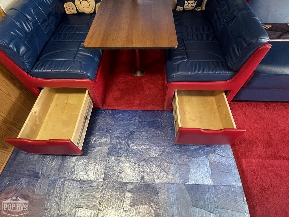 2000 Winnebago Adventurer 35U RV for Sale in Phillipsburg, NJ 08865