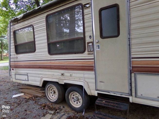 1988 Fleetwood Wilderness 27-5G - Used Fifth Wheel For Sale by Pop RVs in Sarasota, Florida