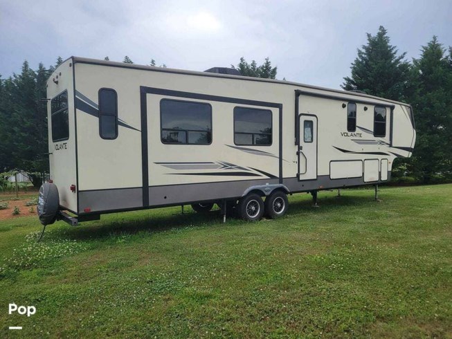 2019 CrossRoads Volante VL3801MD - Used Fifth Wheel For Sale by Pop RVs in Dayton, Texas