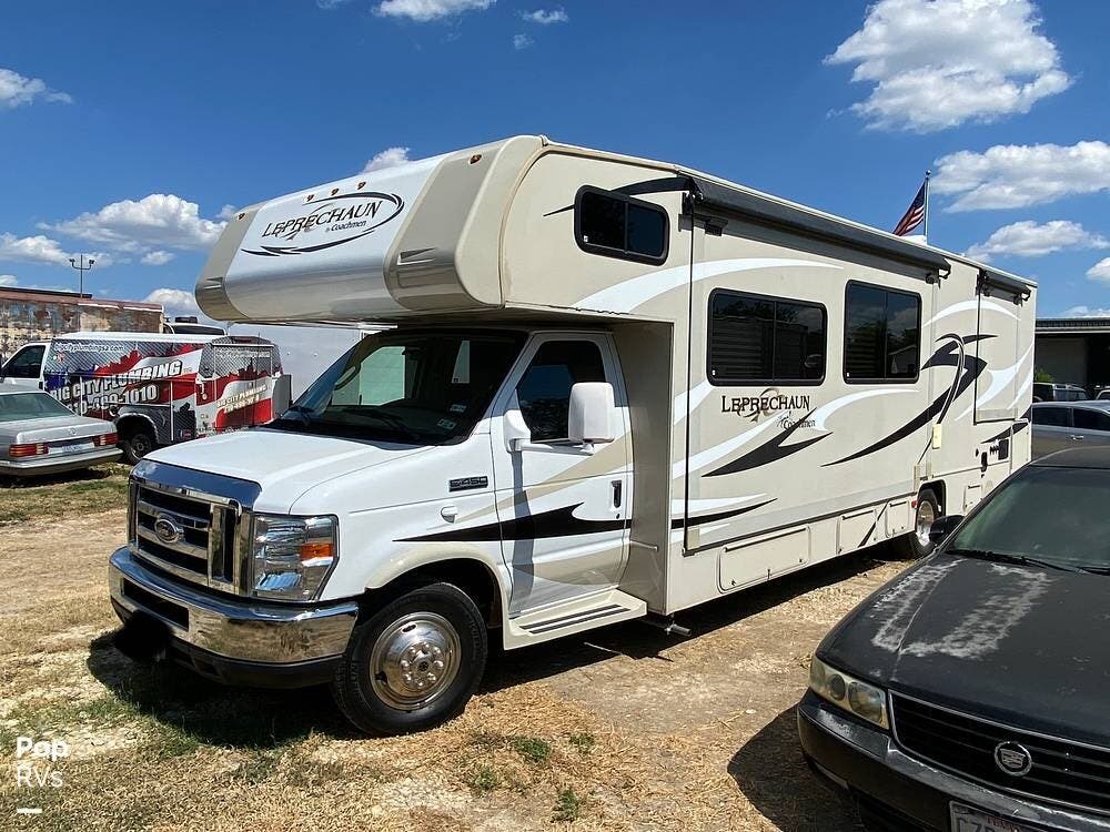 2015 Coachmen Leprechaun 319DS RV for Sale in San Antonio, TX 78217