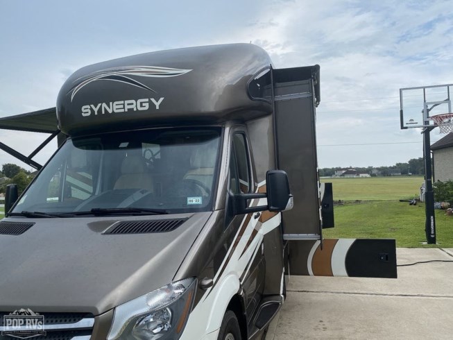2017 Synergy 24SP by Thor Motor Coach from Pop RVs in Richmond, Texas