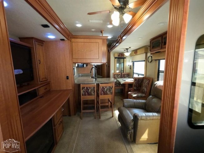 2012 Nu-Wa Champagne 38LKRSB - Used Fifth Wheel For Sale by Pop RVs in Sarasota, Florida