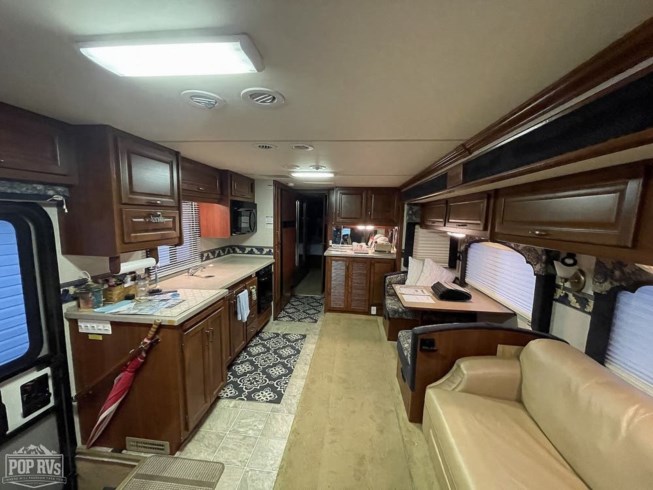 2005 Fleetwood Bounder 39Z - Used Diesel Pusher For Sale by Pop RVs in Sarasota, Florida