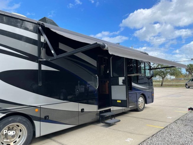 2018 Holiday Rambler Navigator XE 35E - Used Diesel Pusher For Sale by Pop RVs in Melbourne, Florida