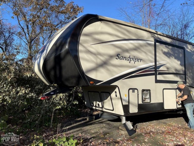 2017 Forest River Sandpiper 378FB - Used Fifth Wheel For Sale by Pop RVs in Millbury, Massachusetts features Awning, Slideout, Air Conditioning