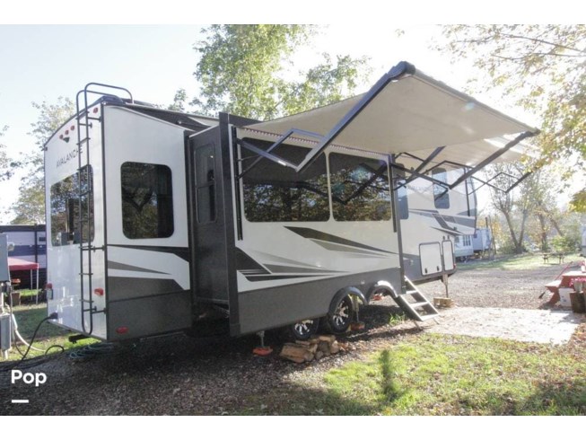 2020 Keystone Avalanche 313RS - Used Fifth Wheel For Sale by Pop RVs in Beavercreek, Ohio