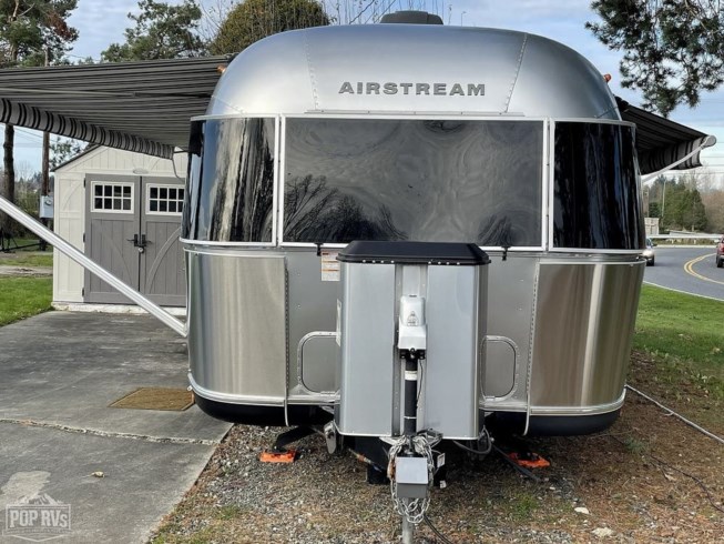 2018 Classic Limited 33FB by Airstream from Pop RVs in Sarasota, Florida