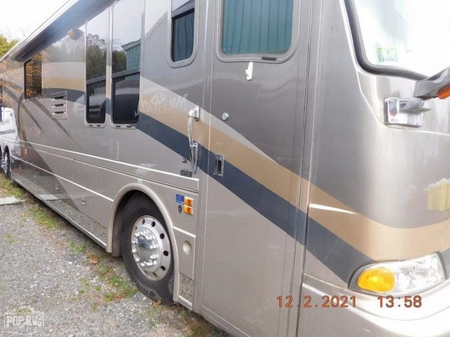 2002 Beaver Marquis 40 - Used Diesel Pusher For Sale by Pop RVs in Sarasota, Florida