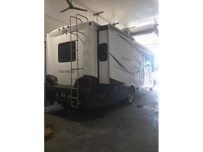 2011 Forest River Georgetown 337DS - Used Class A For Sale by Pop RVs in Fairbanks, Alaska features Leveling Jacks, Slideout, Awning, Air Conditioning, Generator