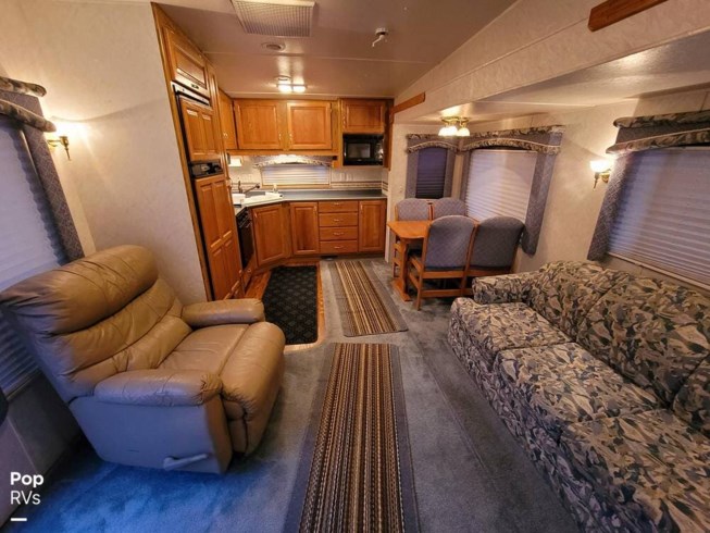 2001 Carriage Carri-Lite 730RK - Used Fifth Wheel For Sale by Pop RVs in Sarasota, Florida