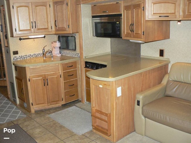 2008 Winnebago Adventurer 38J - Used Class A For Sale by Pop RVs in Galesburg, Illinois