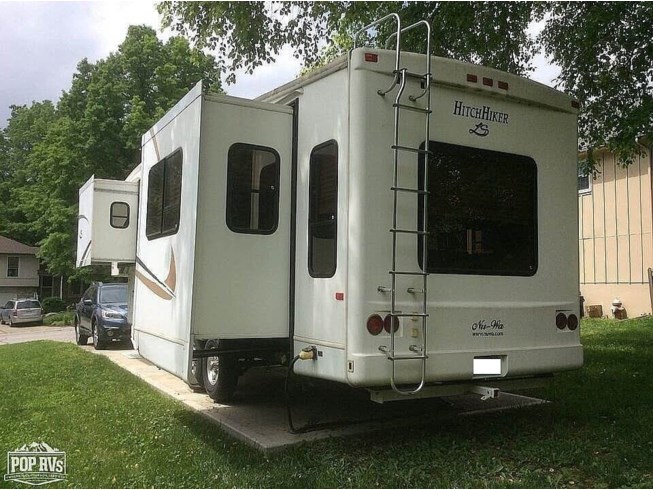 2012 Nu-Wa Hitchhiker 31.5 UKRL - Used Fifth Wheel For Sale by Pop RVs in Sarasota, Florida