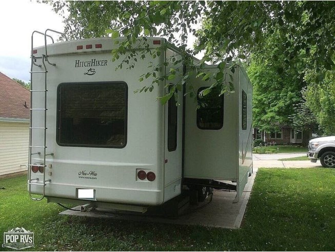 2012 Hitchhiker 31.5 UKRL by Nu-Wa from Pop RVs in Sarasota, Florida