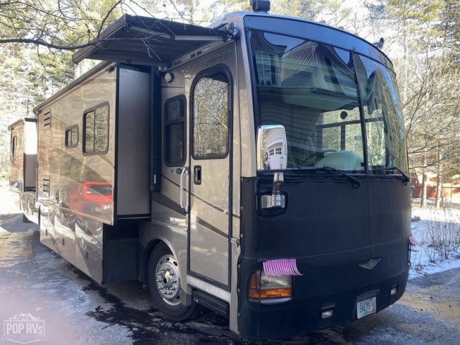 2005 Discovery 39L by Fleetwood from Pop RVs in Brookline, New Hampshire