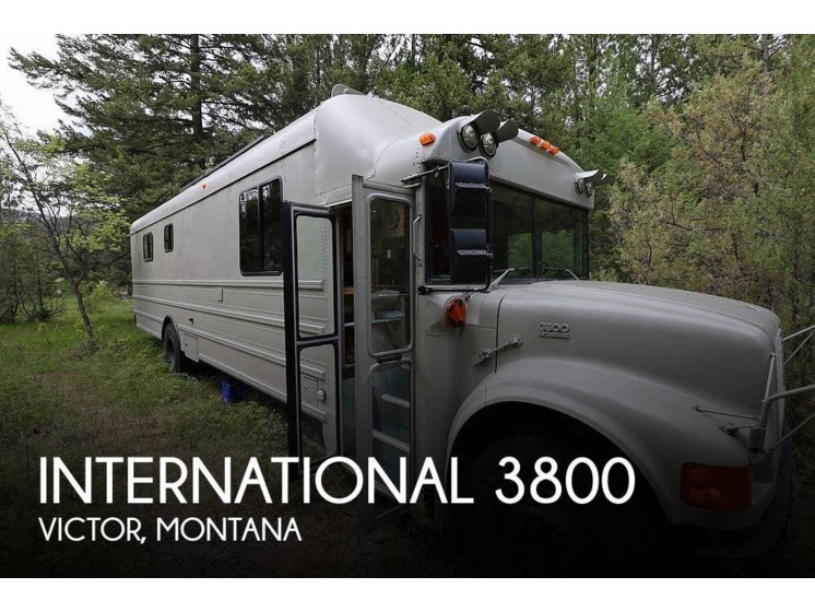 Used 2000 International 3800 available in Victor, Montana