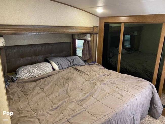 2016 Forest River Sabre 365MB - Used Fifth Wheel For Sale by Pop RVs in East Canton, Ohio
