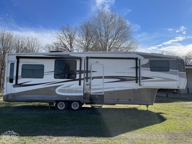 2011 Carriage Carri-Lite 36MAX-1 - Used Fifth Wheel For Sale by Pop RVs in Sarasota, Florida