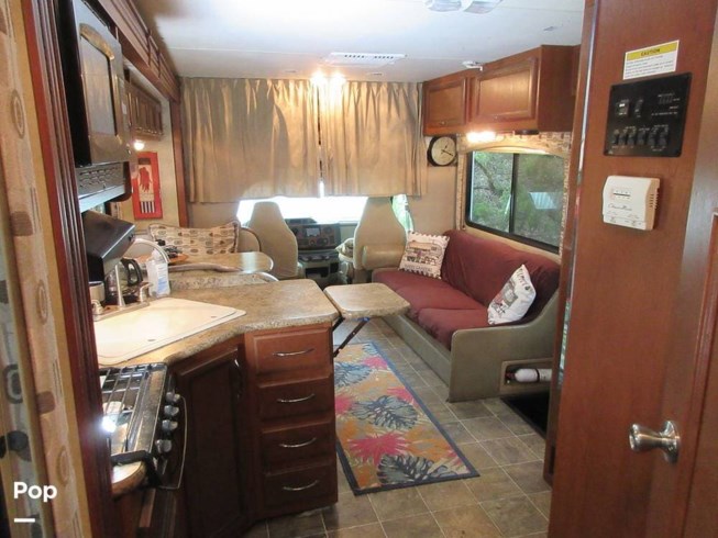 2013 Chateau 31F by Thor Motor Coach from Pop RVs in Austin, Texas