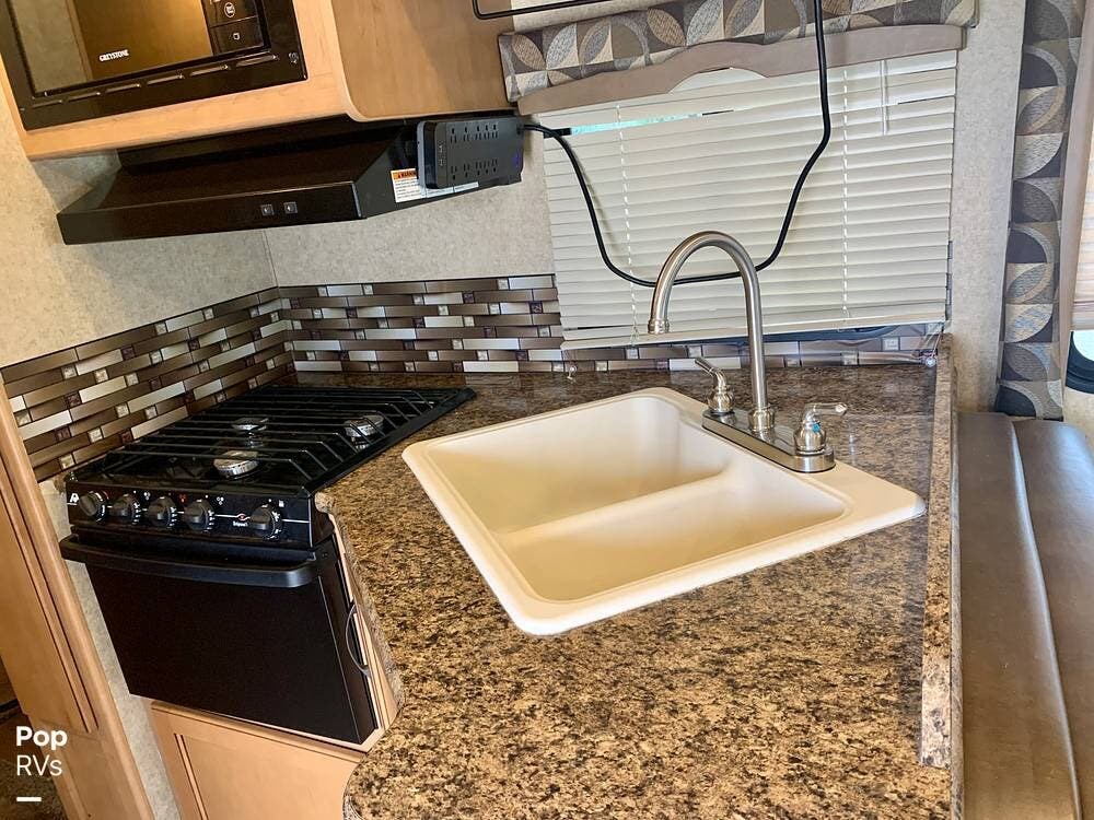 2017 Thor Motor Coach Chateau 26B RV for Sale in Sebring, FL 33876