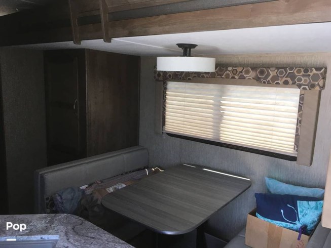 2019 Coleman Light LX 2405BH by Dutchmen from Pop RVs in Cape Coral, Florida