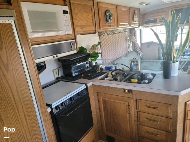 1995 Bounder 34J by Fleetwood from Pop RVs in Sarasota, Florida