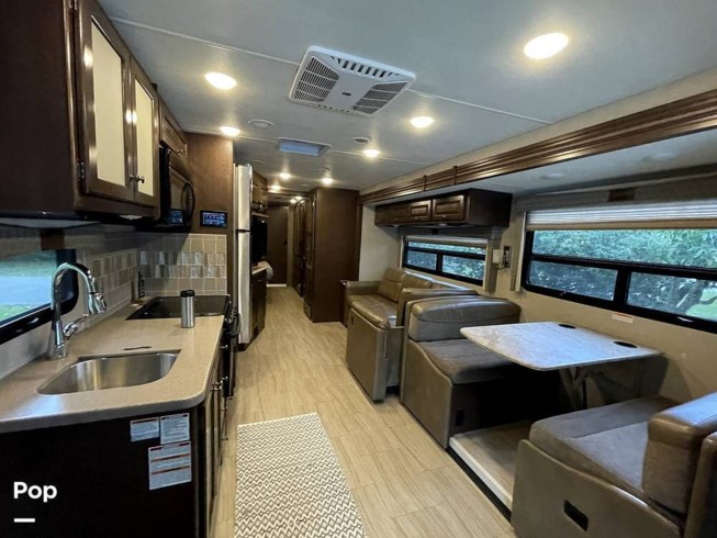 2019 Windsport 35M by Thor Motor Coach from Pop RVs in Boca Raton, Florida
