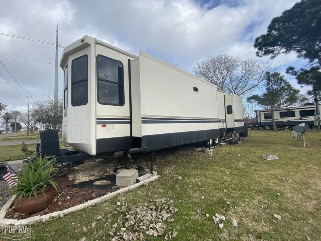 2018 Cedar Creek 40CCK by Forest River from Pop RVs in Sarasota, Florida