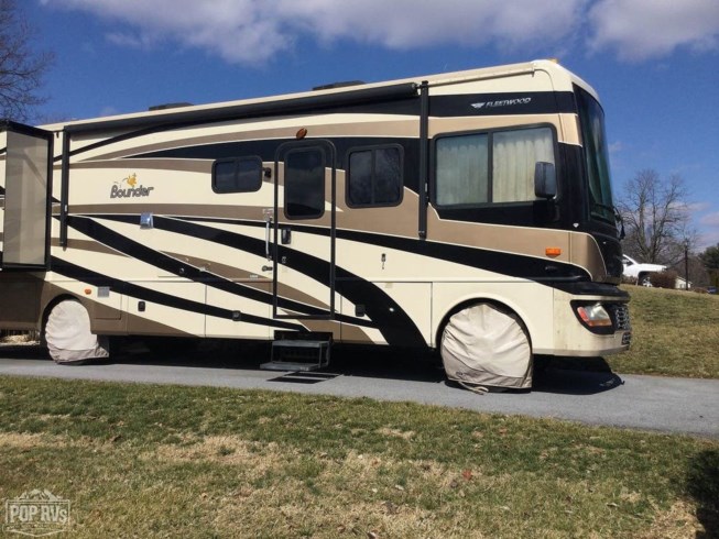 2009 Fleetwood Bounder 35E - Used Class A For Sale by Pop RVs in Sarasota, Florida