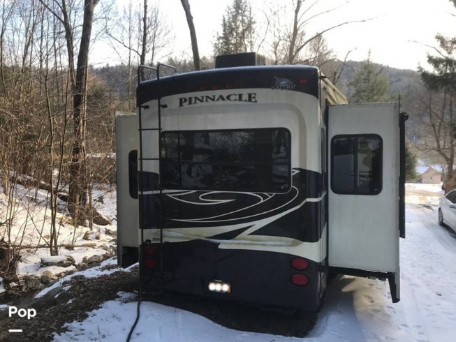 2013 Jayco Pinnacle 36REQS - Used Fifth Wheel For Sale by Pop RVs in Roscoe, New York