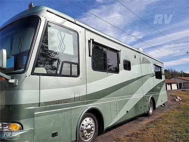 2001 Beaver Patriot Concord 33 - Used Diesel Pusher For Sale by Pop RVs in Sarasota, Florida