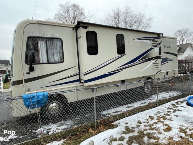 2017 Flair 30P by Fleetwood from Pop RVs in East Tawas, Michigan
