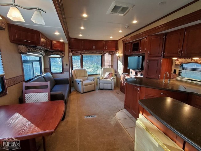 2010 Cameo 36FWS by Carriage from Pop RVs in Sarasota, Florida