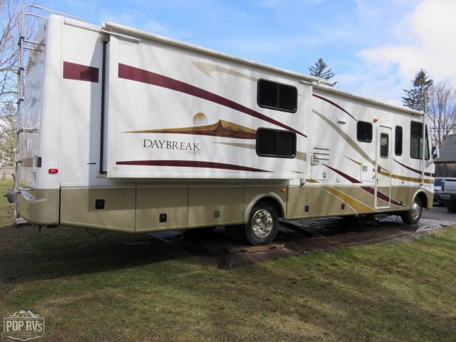 2008 Damon Daybreak 3276 - Used Class A For Sale by Pop RVs in Sarasota, Florida