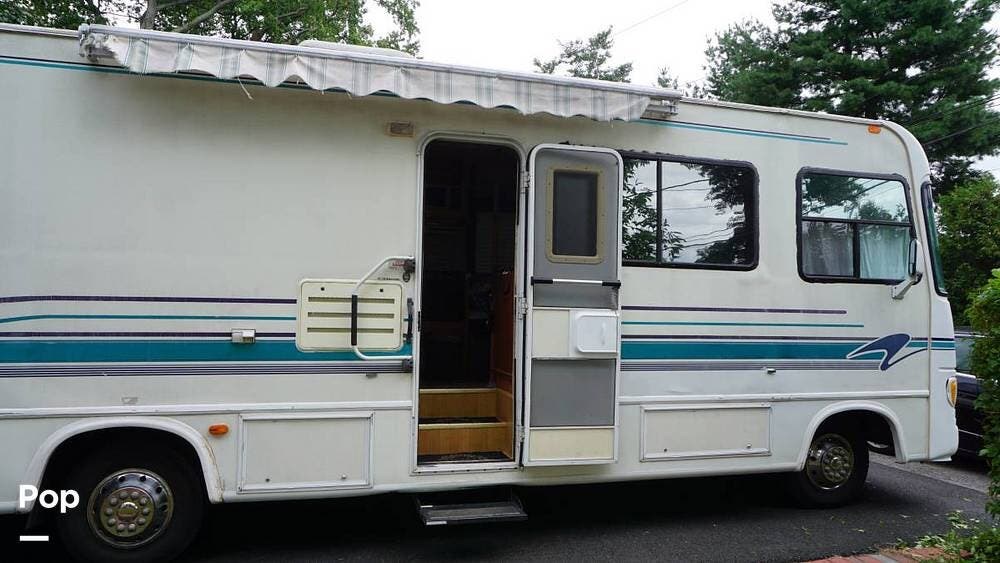1996 Hurricane M29D by Four Winds from Pop RVs in Bloomingburg, New York