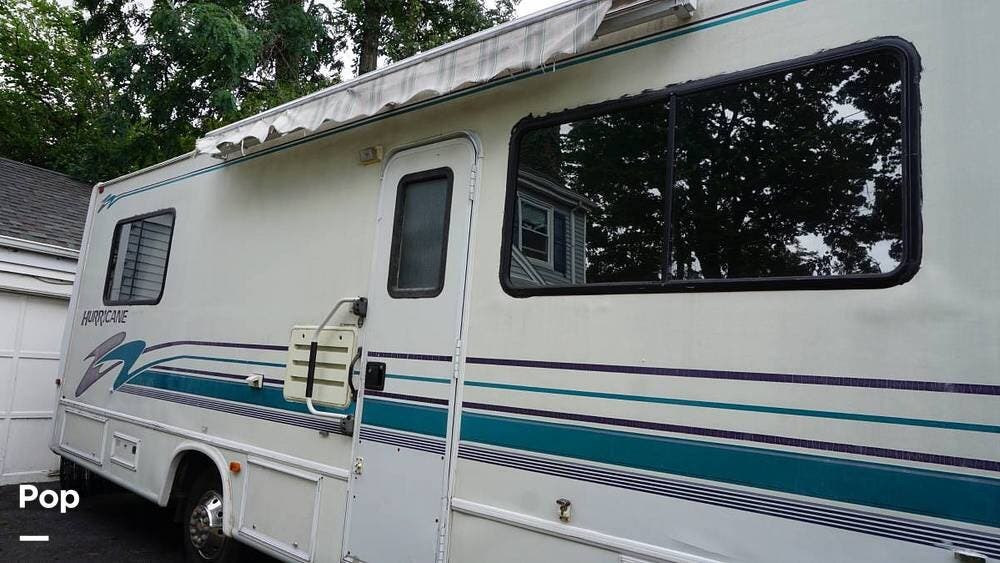 1996 Four Winds Hurricane M29D - Used Class A For Sale by Pop RVs in Bloomingburg, New York features Awning, Air Conditioning, Generator
