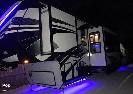 2017 Grand Design Momentum 399TH - Used Fifth Wheel For Sale by Pop RVs in Venice, Florida