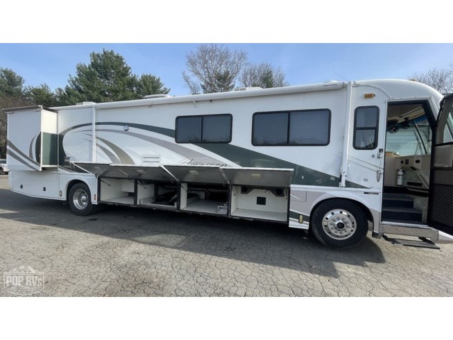 Used 2000 Fleetwood American Tradition 40TDS available in Raynham, Massachusetts