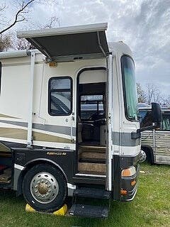 2002 Fleetwood Excursion 39P - Used Diesel Pusher For Sale by Pop RVs in Sarasota, Florida