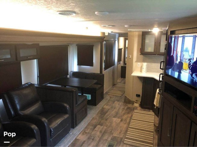 2019 Forest River Salem 28RLSS - Used Travel Trailer For Sale by Pop RVs in Pittsfield, Illinois