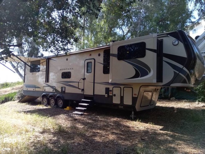 2018 Keystone Montana 380TH - Used Toy Hauler For Sale by Pop RVs in Simi Valley, California