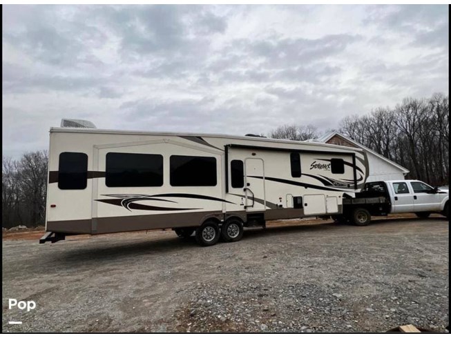 2016 Forest River Cedar Creek 37MBH - Used Fifth Wheel For Sale by Pop RVs in Burns, Tennessee