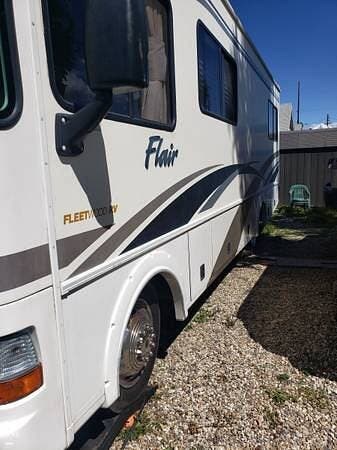 2002 Fleetwood Flair 25Y - Used Class A For Sale by Pop RVs in Sarasota, Florida