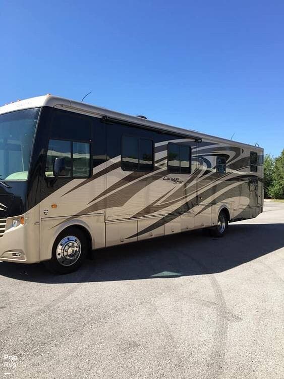 2012 Newmar Canyon Star 3920 Toy Hauler RV for Sale in Ulysses, KS