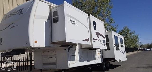 2007 Hitchhiker 339RSB by Nu-Wa from Pop RVs in Sarasota, Florida