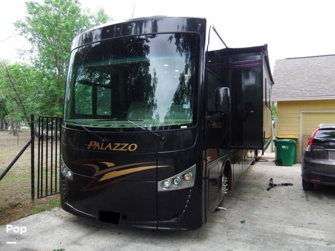 2018 Palazzo 36.3 by Thor Motor Coach from Pop RVs in Castroville, Texas