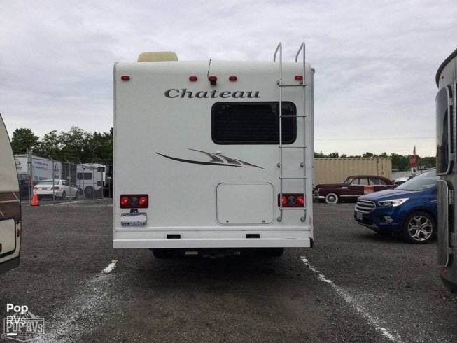 2012 Chateau 25C by Thor Motor Coach from Pop RVs in Sarasota, Florida