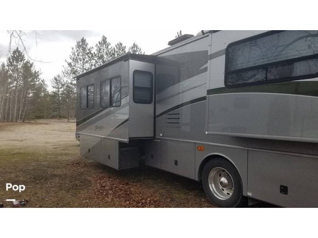 2006 Discovery 39S by Fleetwood from Pop RVs in Indian River, Michigan
