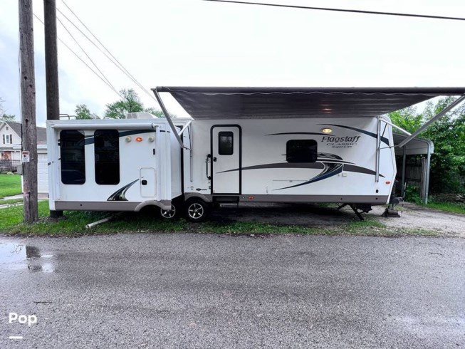 2015 Forest River Flagstaff 832IKBS - Used Travel Trailer For Sale by Pop RVs in Sturtevant, Wisconsin