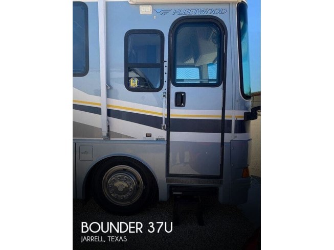 Used 2005 Fleetwood Bounder 37U available in Sarasota, Florida