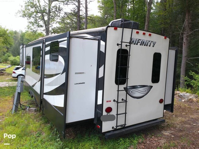 2015 Infinity 3710 BH by Dutchmen from Pop RVs in Winsted, Connecticut